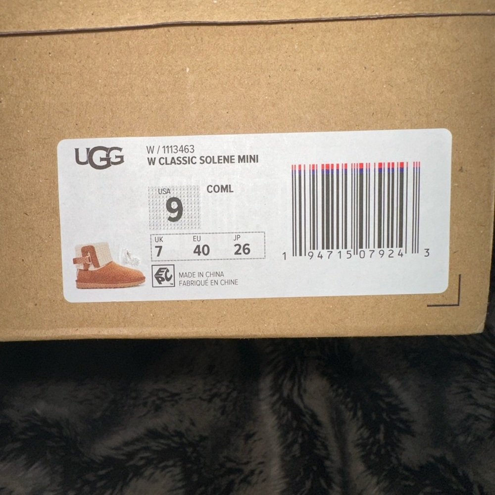 UGG Classic Solene Mini Bootie - Picture 4 of 8